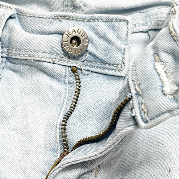 Girl's Jeans - Picture 15 of 16